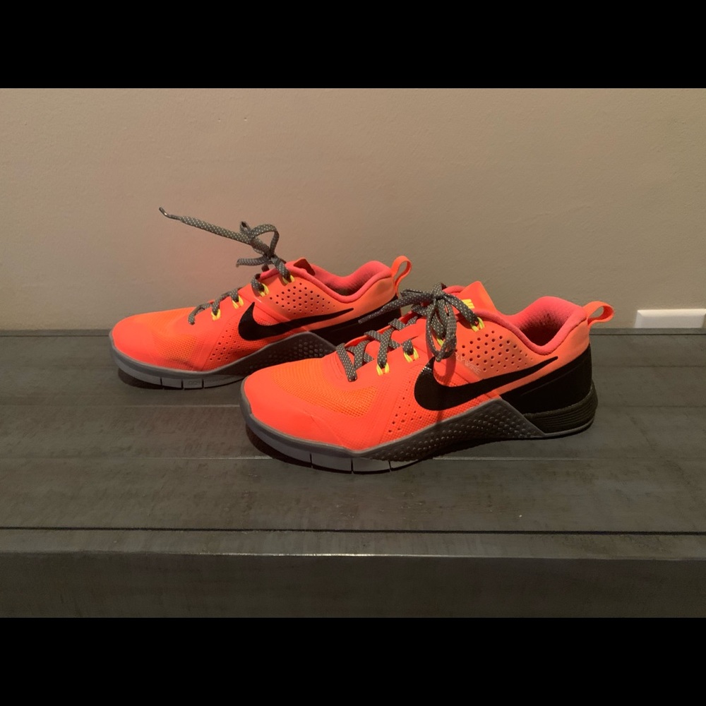 Nike Women’s MetCon 1 Shoes
